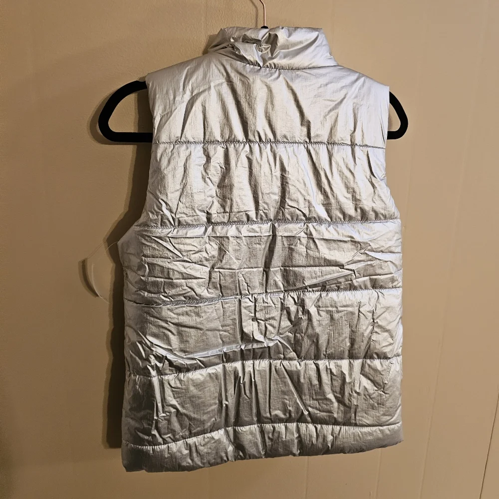 Amazon Essentials XXL Girls Silver Puffer Vest